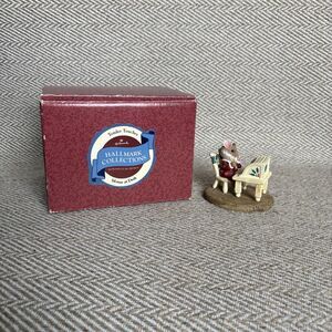 Hallmark 1989 TENDER TOUCHES Mouse at Desk Figurine